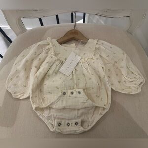 🤍 0~3 Mth Jamie Kay Organic Muslin Frances Vintage Ditsy Cammomile Onesie